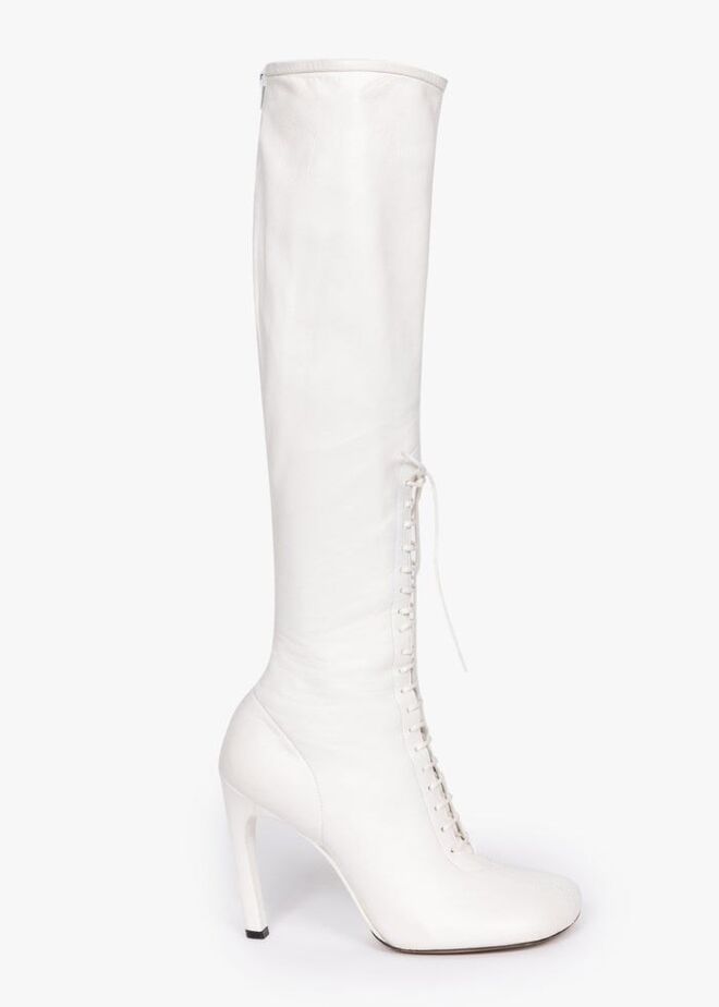 Botas em pele, €895, Dries Van Noten
