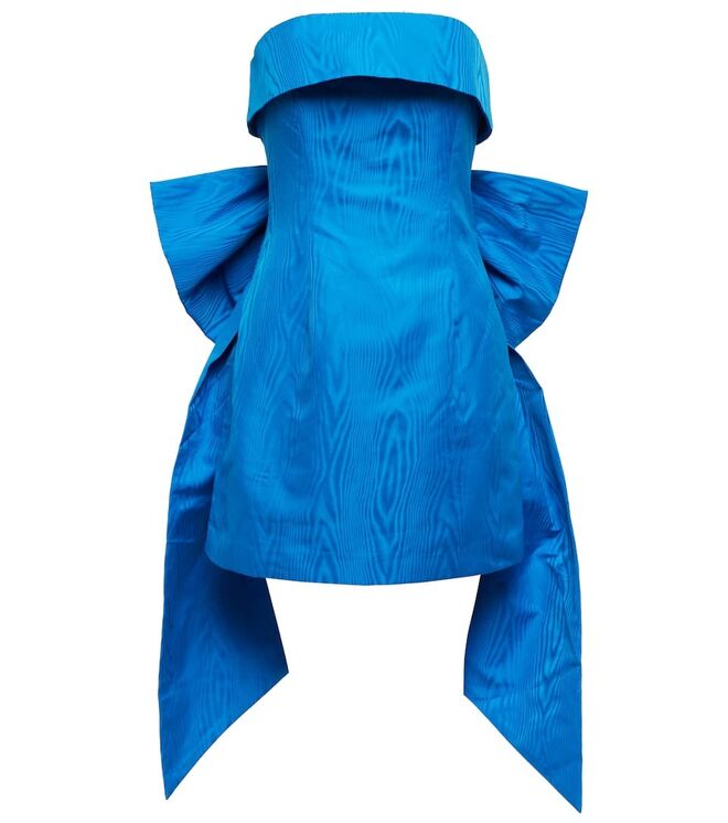 Vestido em moiré de seda, €475, Rebecca Vallance em Mytheresa.com