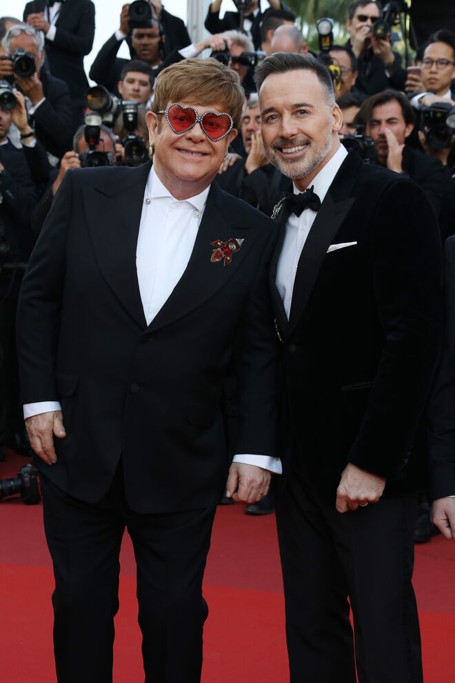 Numa relação desde 1993, este casal apenas se casou em 2005, ano em que se tornou legal o casamento entre casais homossexuais nos Estados Unidos da América. Uma união de quase três décadas, que conta com dois filhos que nasceram através da mesma barriga de aluguer. 