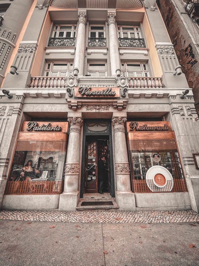 A fachada da Pastelaria Versailles.