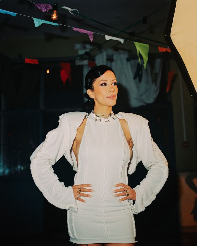 Ana Moura no videoclipe de Arraial Triste.