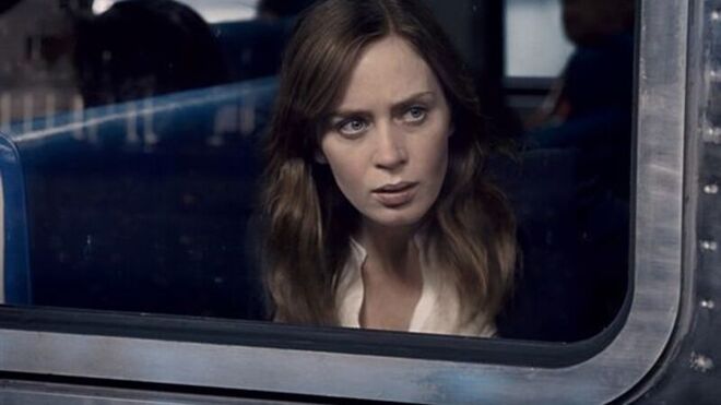 A Rapariga no Comboio foi adaptado ao cinema com Emily Blunt no papel principal.