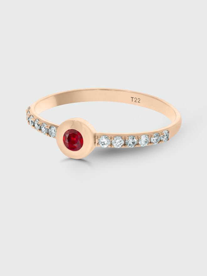 Anel Birthstones Rubi (julho), €495, Tavares.