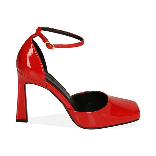 Sapatos, €59,99, Primadonna.