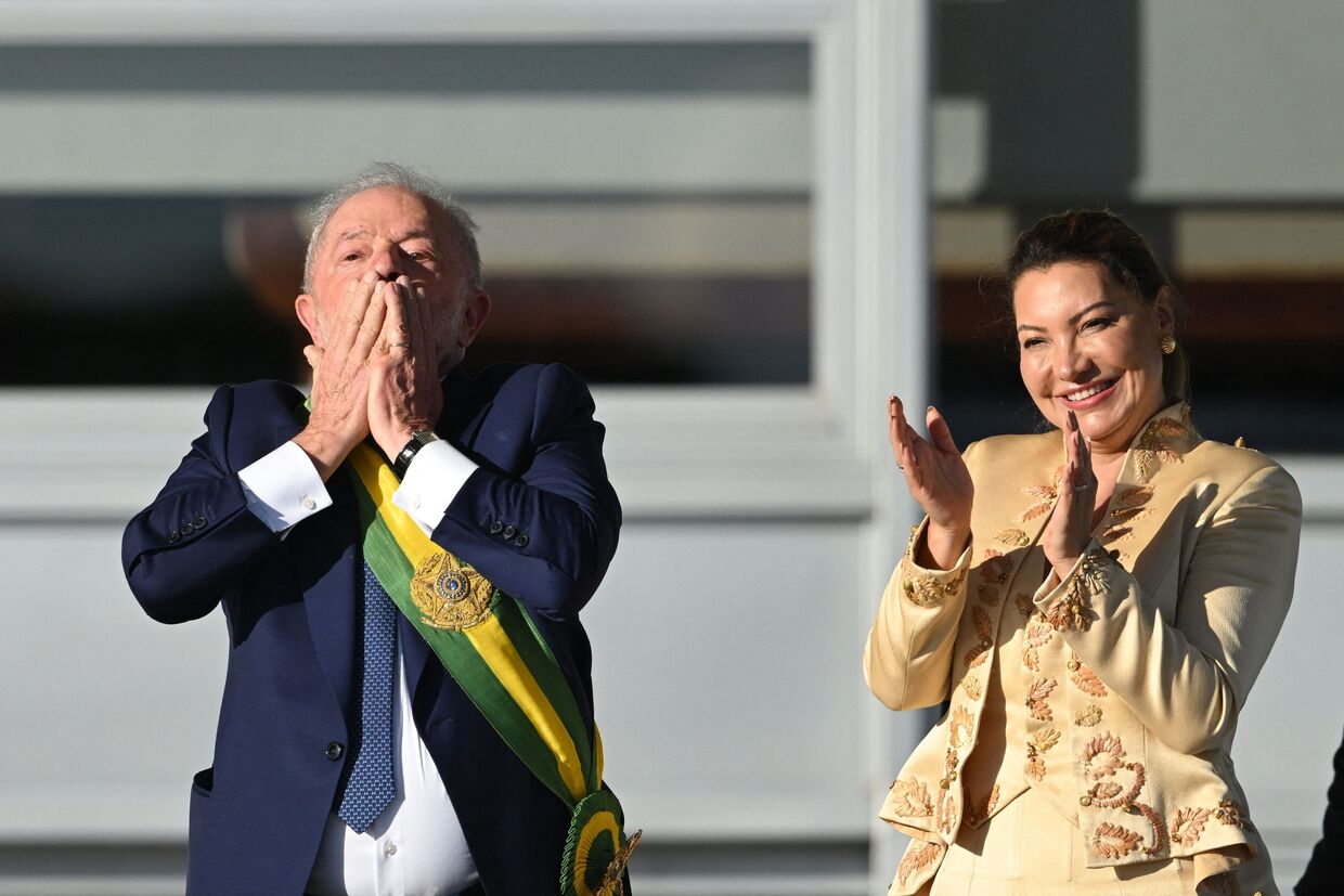 Rosângela da Silva com o marido Lula da Silva na tomada de posse presidencial do Brasil a 1 de janeiro de 2023.