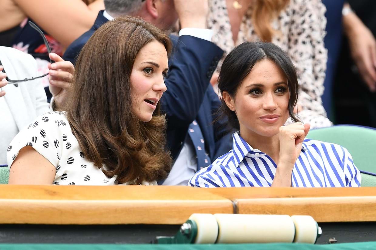 Kate Middleton e Meghan Markle no Wimbledon Lawn Tennis Championships em Londres, julho de 2018.