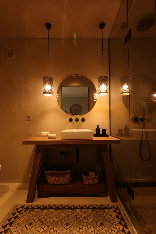 Curiosamente, a decoração das casas-de-banho é a favorita de vários hóspedes, contou Eliana à Máxima.