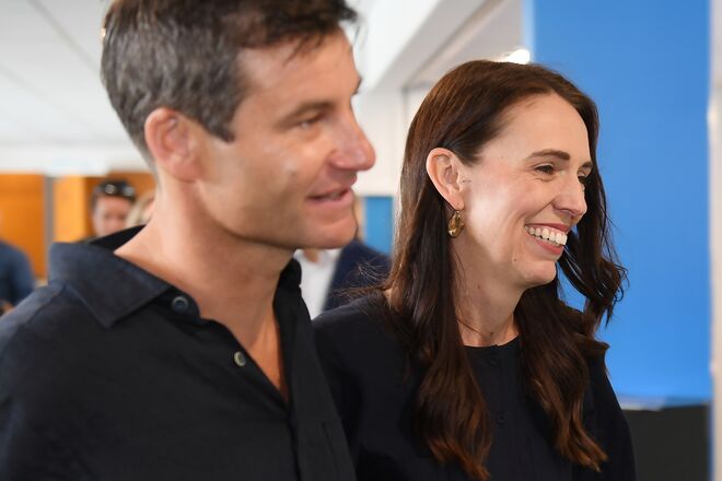 Com o marido, após o anúncio da demissão.
