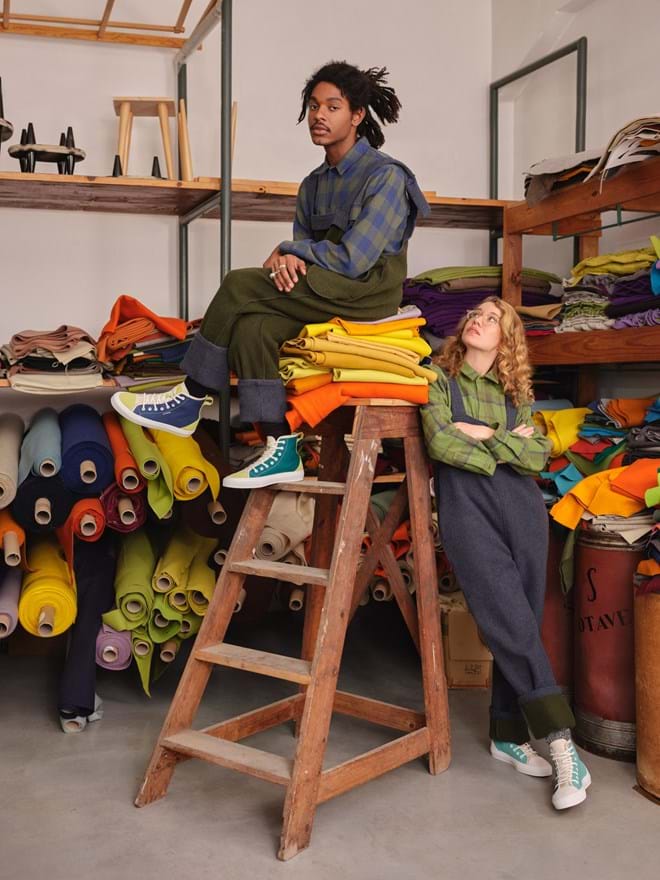 A Burel já tinha colaborado com a dupla Marques'Almeida ou Paul Smith em pequenos detalhes, designers japoneses e marcas como a portuguesa La Paz e Sanjo.