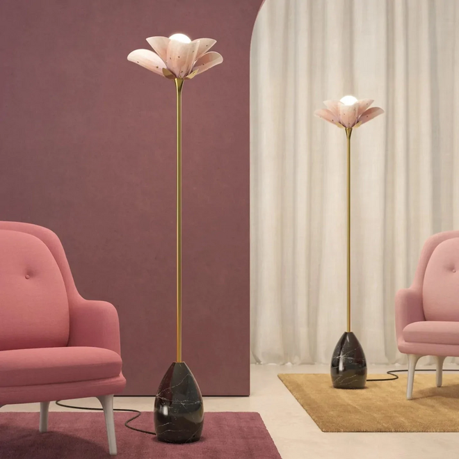 Candeeiro de pé Blossom, €2800, Llandró, na SAL Concept Store.