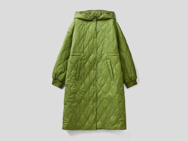 Casaco em nylon, €159, Benetton.