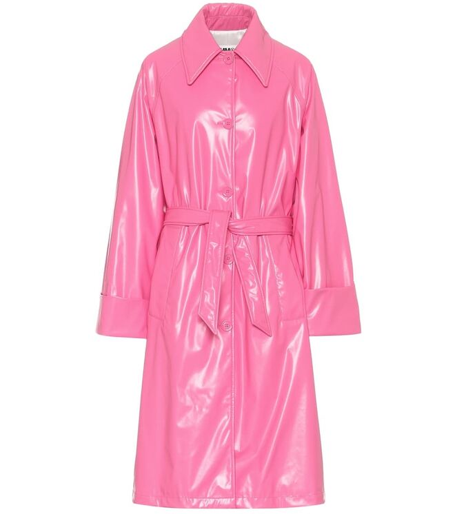 Trench coat em vinil, €870, MM6 Maison Margiela.