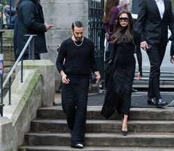 De Victoria Beckham a Kate Moss, as imagens do último adeus a Vivienne Westwood