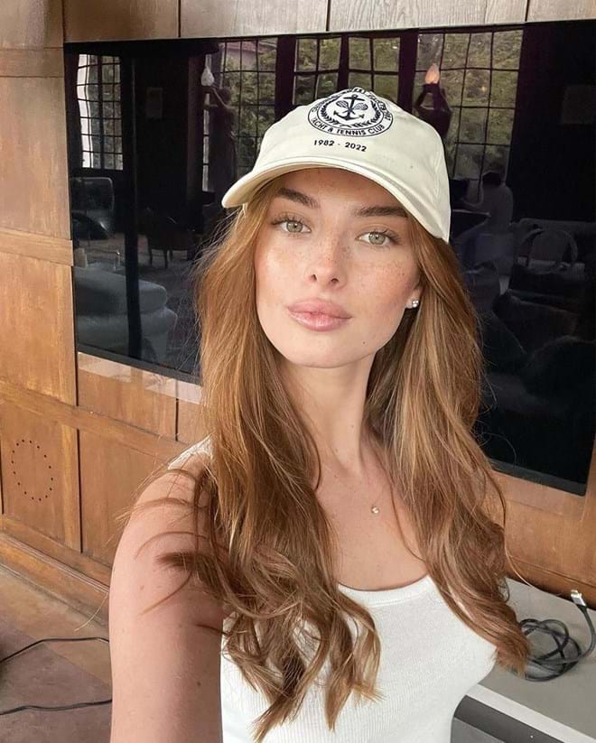 Eden Polani é uma jovem modelo de 19 anos.