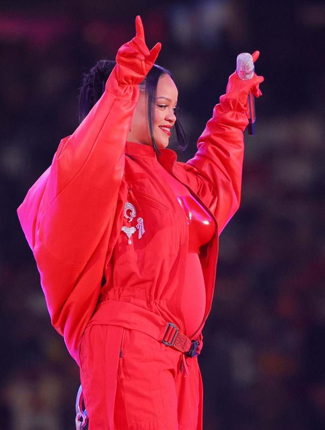 Rihanna no concerto da Super Bowl 2023.