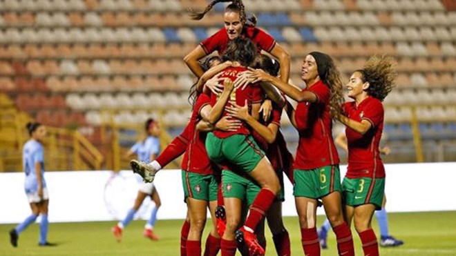 Mundial de futebol feminino: seleção portuguesa alvo de controlo