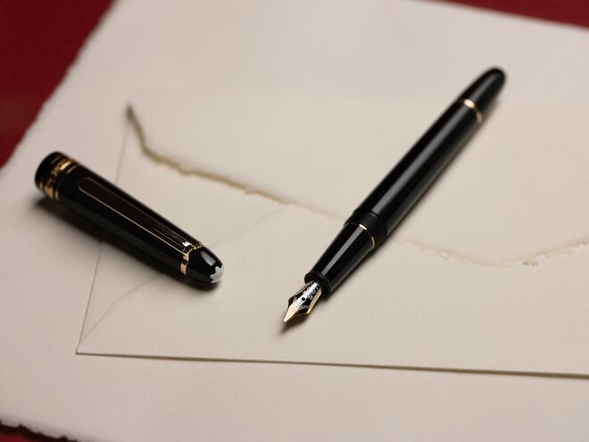 Caneta de aparo Meisterstück, €600, Montblanc.