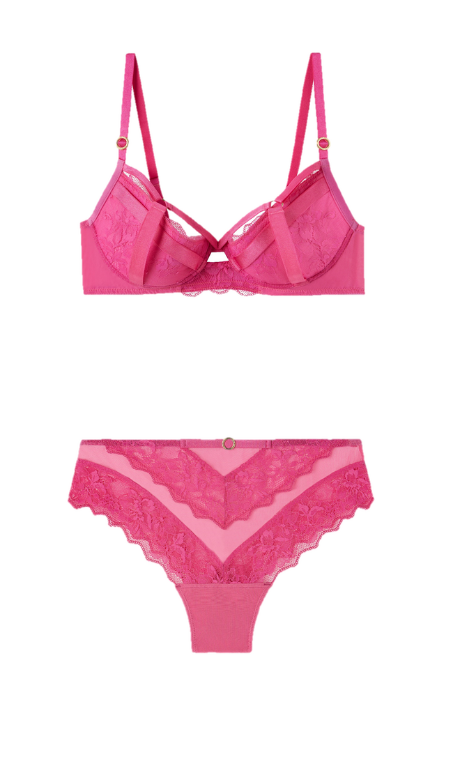 Soutien Carioca Fearless Feminity, €35,90, e cuecas Fearless Feminity, €15,90, Intimissimi.