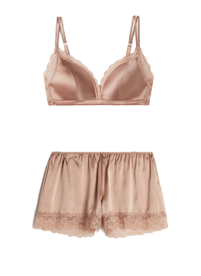 Soutien Emma, €39,90, e calções, €29,90, Intimissimi.