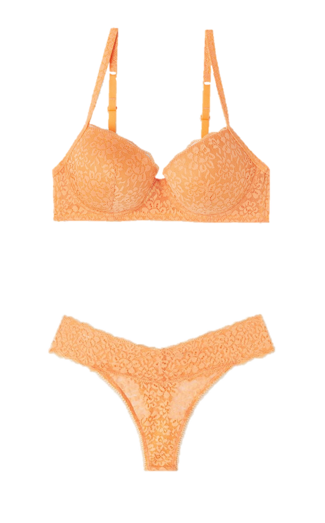 Soutien, €14,99, e cuecas, €5,99, Tezenis.