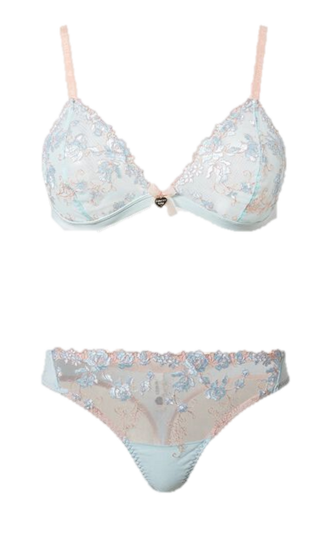 Soutien, €61, e cuecas, €47, Twin Set.