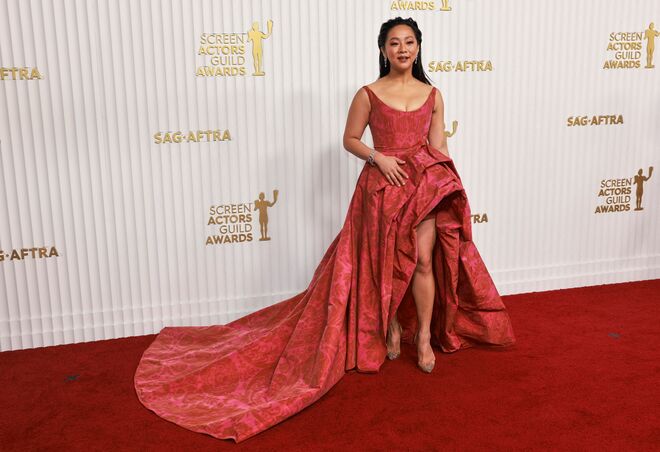 Stephanie Hsu em Carolina Herrera.