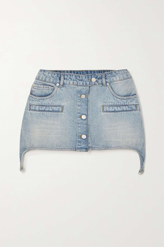 Saia em ganga, €390, Courrèges em Netaporter.com.