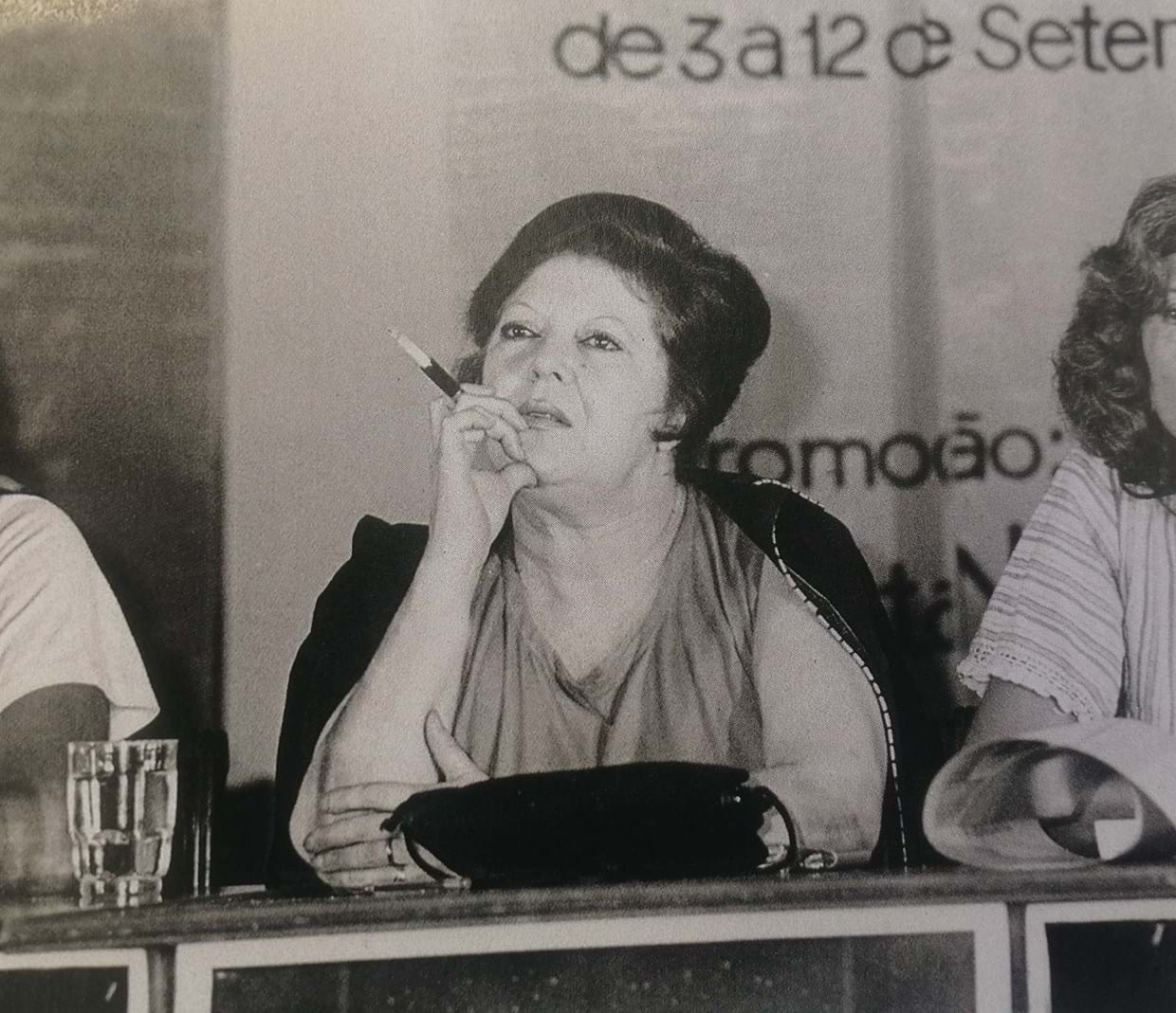 Natália Correia, já em Democracia, num colóquio nos anos 1980.