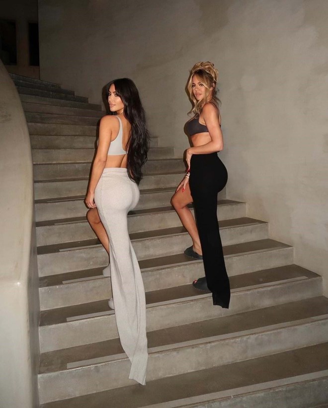 Kim Kardashian e khloe kardashian.