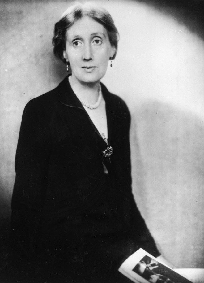 A escritora Virginia Woolf, 1933.