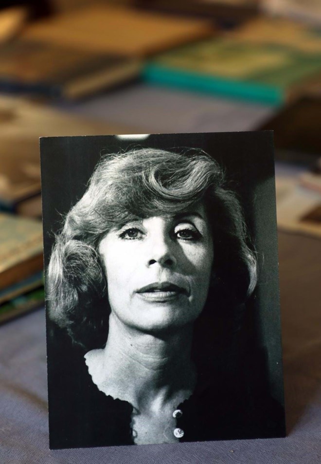 Fotografia da escritora Isabel Nóbrega.