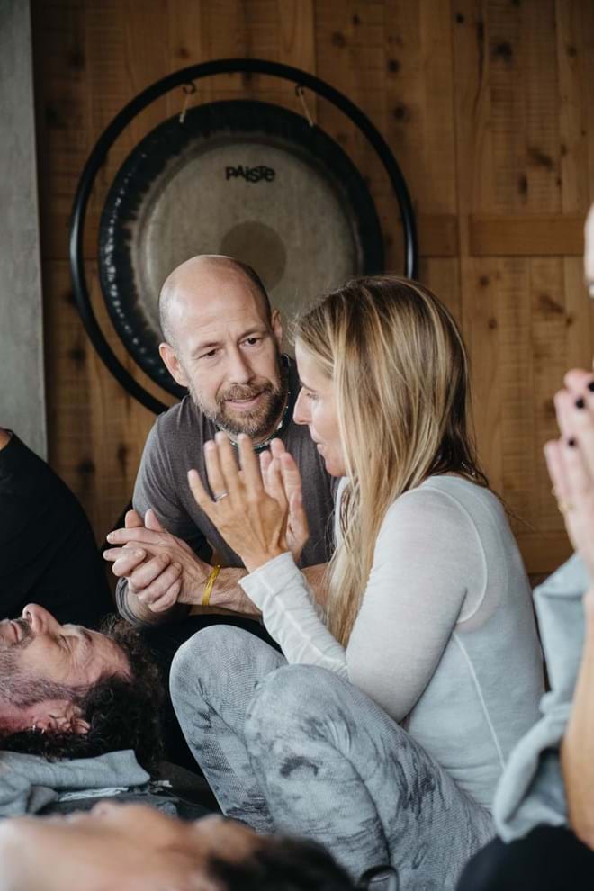 As Casas de Lava recebem vários retiros de yoga e meditação. Victor Angel na fotografia.
