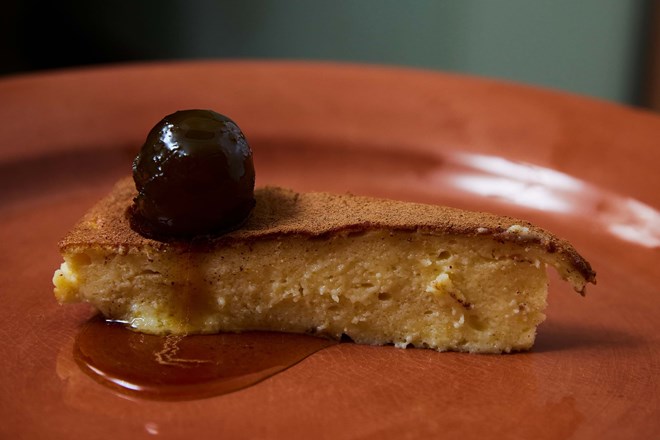 As refeições estão incluídas na estadia, sendo a matriz dos pratos, a cozinha portuguesa com um toque mais alentejano.