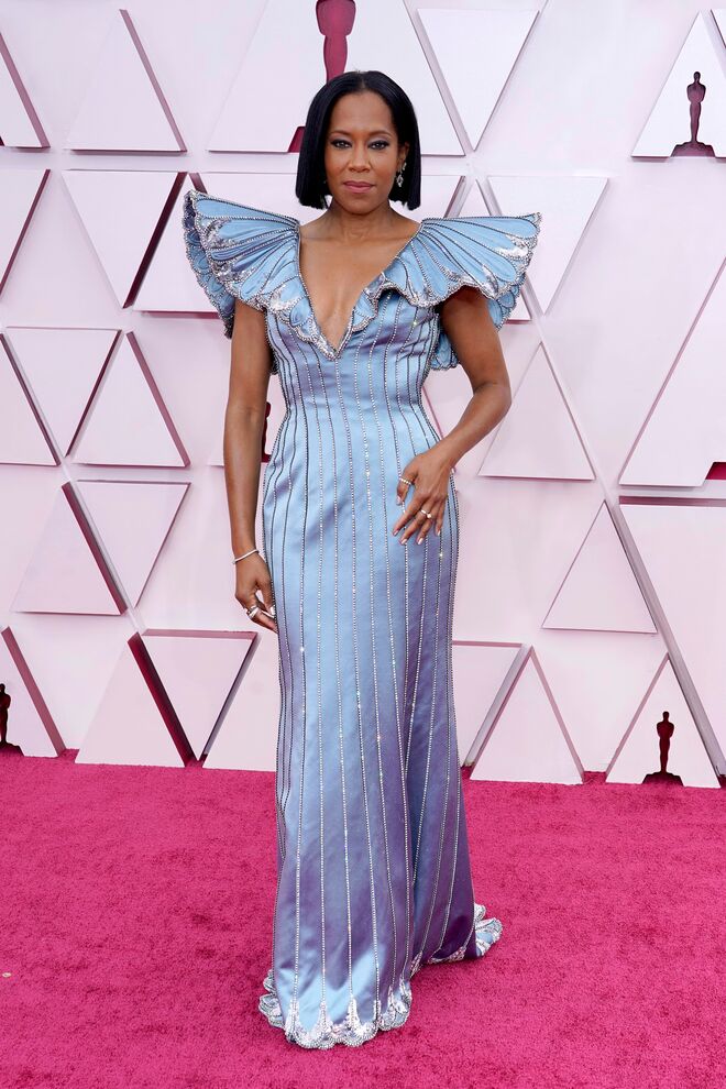 Regina King em Louis Vuitton, 2021.