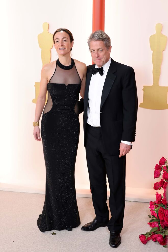 Anna Eberstein e Hugh Grant.