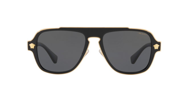 Óculos de sol, €270, Versace na Sunglass Hut.