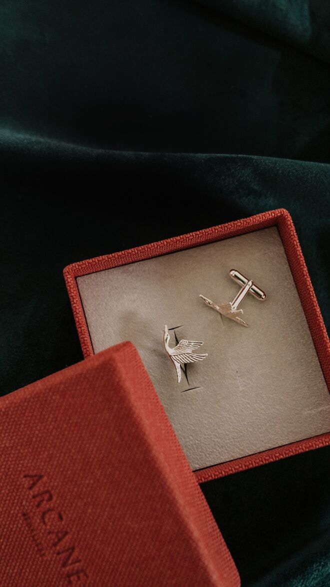 Botões de punho Benu, €115, Arcane Jewellery.