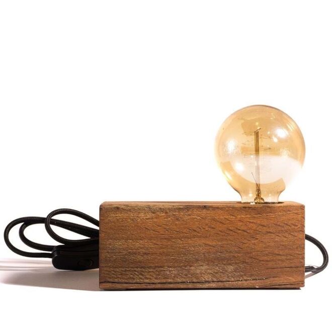 Candeeiro Zelha, €65, Musgo Design, no Santo Infante.