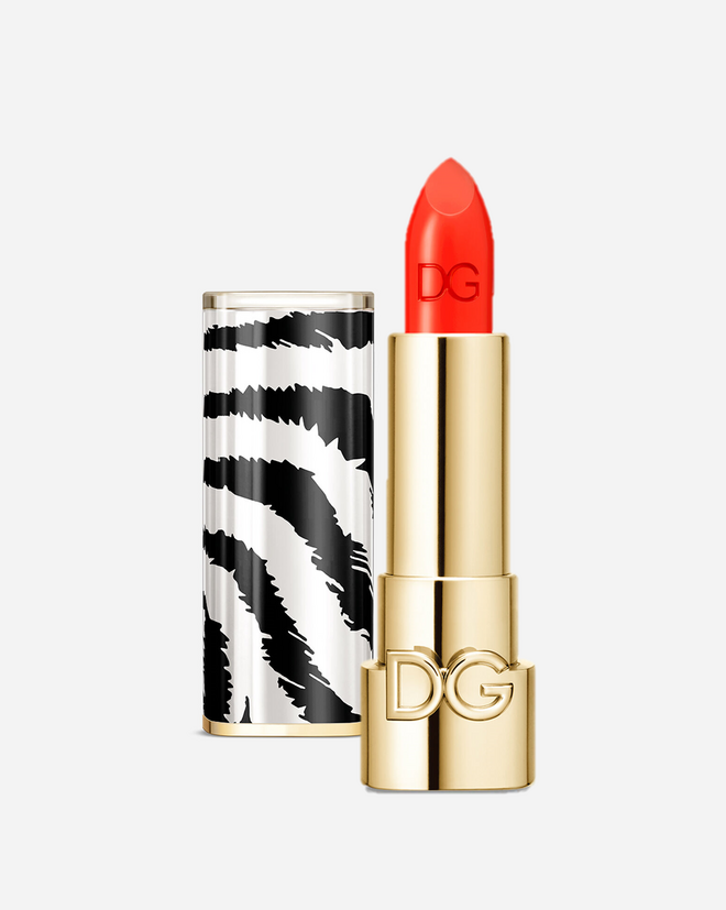 Batom The Only Sheer, capa, €14, e batom, €27, Dolce & Gabbana.