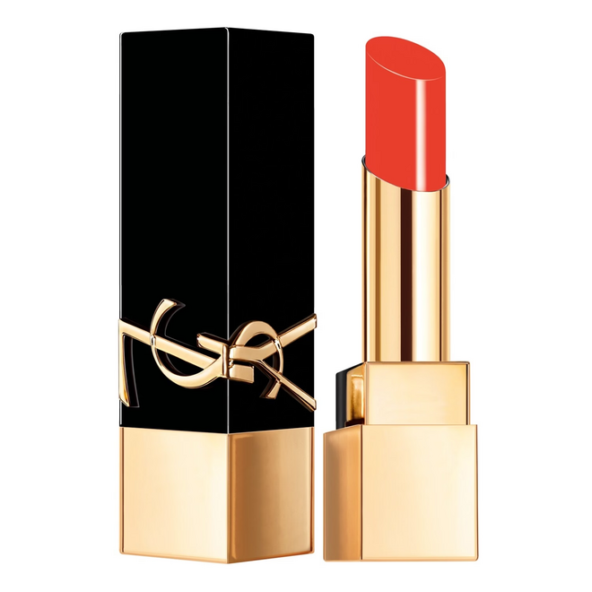 Batom Rouge Pur Couture The Bold, no tom 07 Unhibited Flame, €41, Yves Saint Laurent, na Sephora.