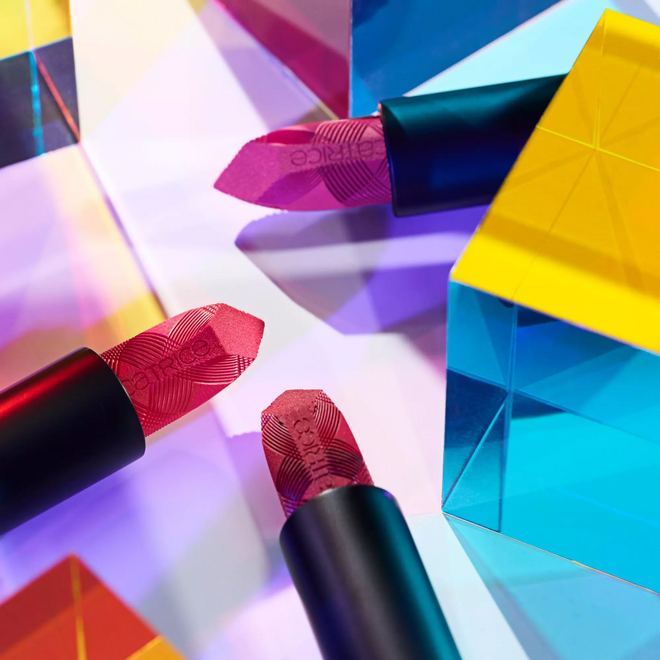 Batom Mate Scandalous, €4,95 (cada), Catrice.