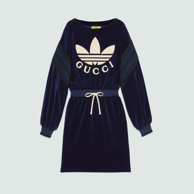 Vestido em malha veludo, €1800, Adidas x Gucci.