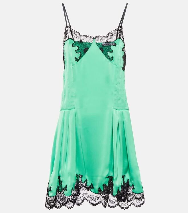 Vestido em seda com renda, €590, Paco Rabanne em Mytheresa.com.