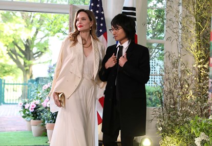 Filho mais velho de Angeline Jolie faz rara aparição ao lado da atriz, Zappeando Celebs