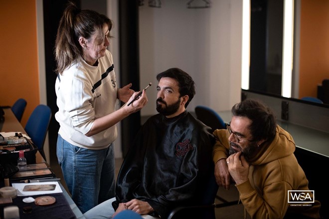 A atitude desenvolta de Plim aborda muitas vezes no Instagram de Salvador a atualidade dos escândalos do universo digital.