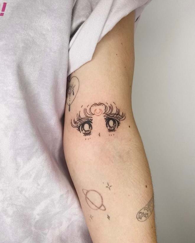 A tatuadora revela que a técnica da tatuagem em linha fina é dos trabalhos mais difíceis nesta arte.