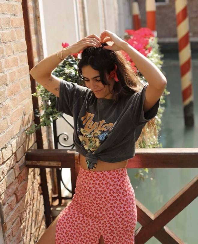 Carolina tem 30 anos.
