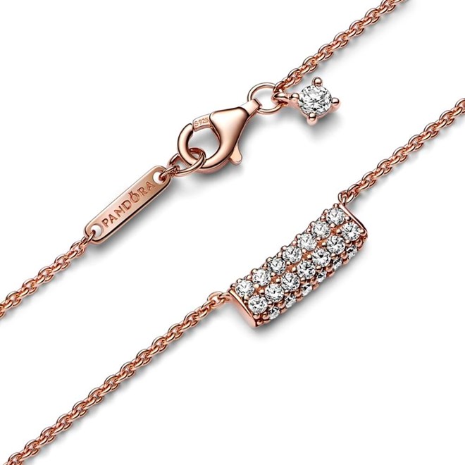 Colar Timeless Pavé Double-row em liga com revestimento de ouro rosa 14k e zircónias, €149, Pandora.