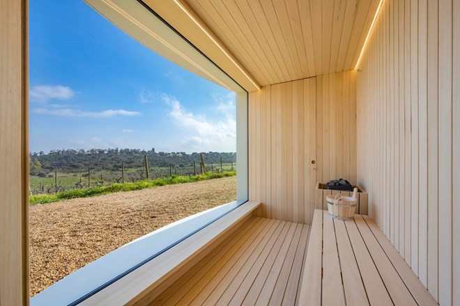 A renovação deste espaço foi pensada e criada pelo arquiteto Manuel Aires Mateus.