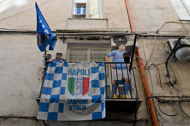 O famoso Bairro Espanhol, onde Maradona é a estrela.